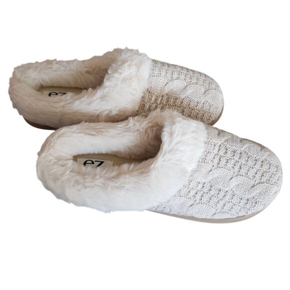 EZ Feet Cable Knit Faux Fur Lined Slippers Cream Size 7/8 - Picture 10 of 10
